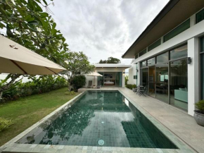 Lada Pool Villa